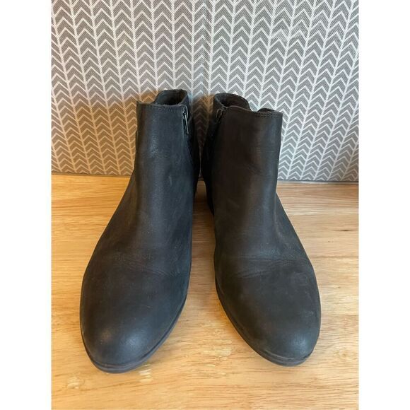 CLARKS COLLECTION ADDIY GLADYS BLACK LEATHER ANKLE BOOTS - Picture 4 of 8